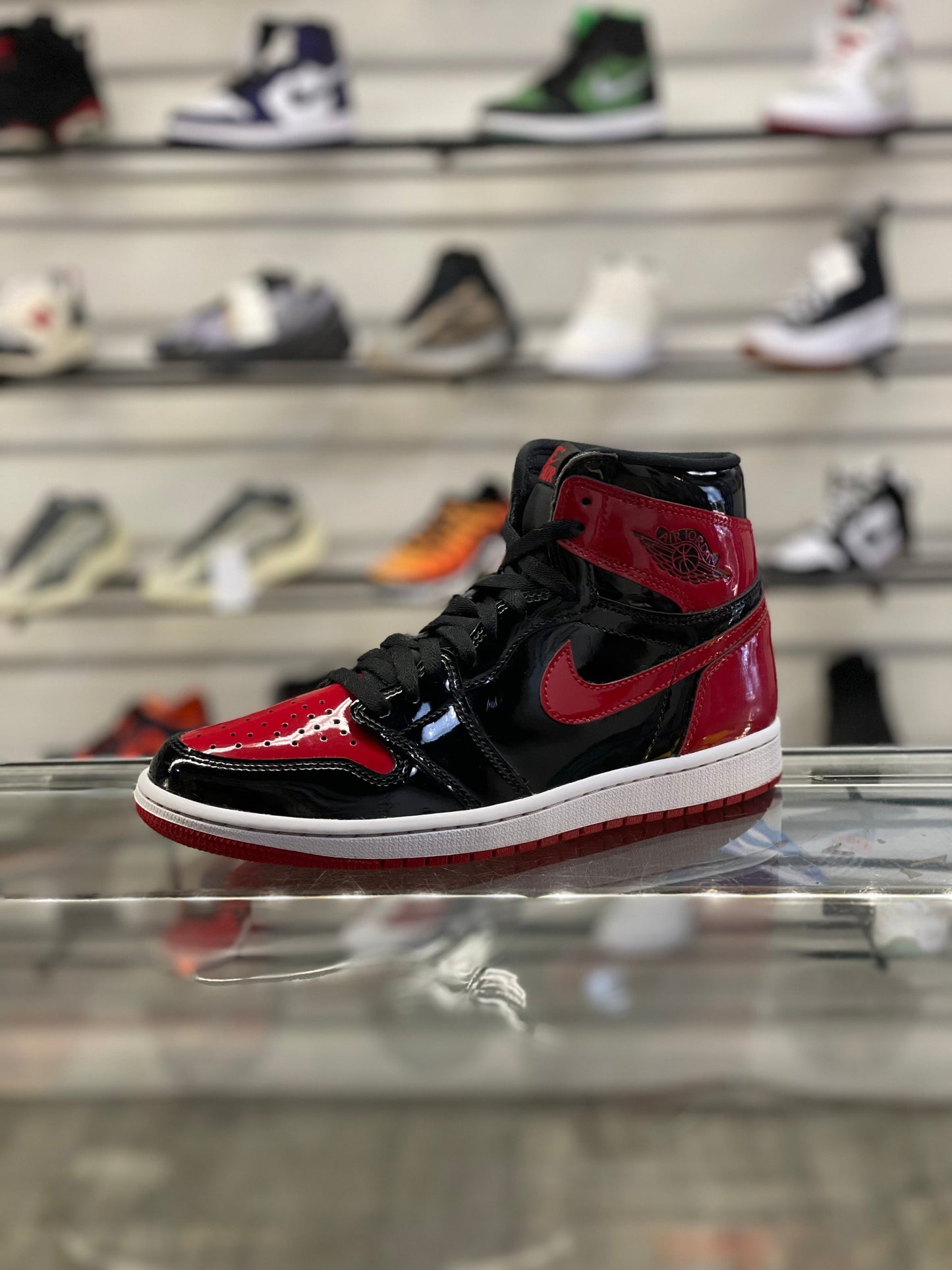 Air Jordan 1 Patent Bred