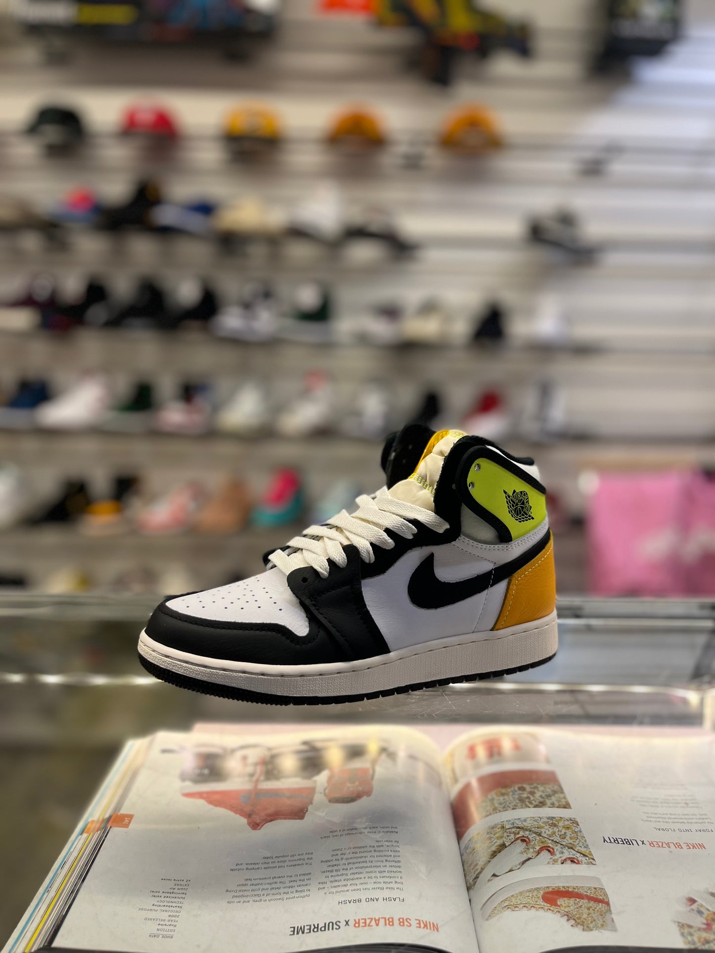 Air Jordan 1 Volt