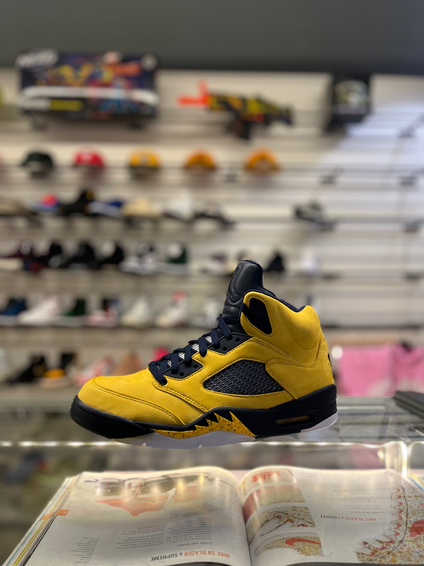 Air Jordan 5 Michigan