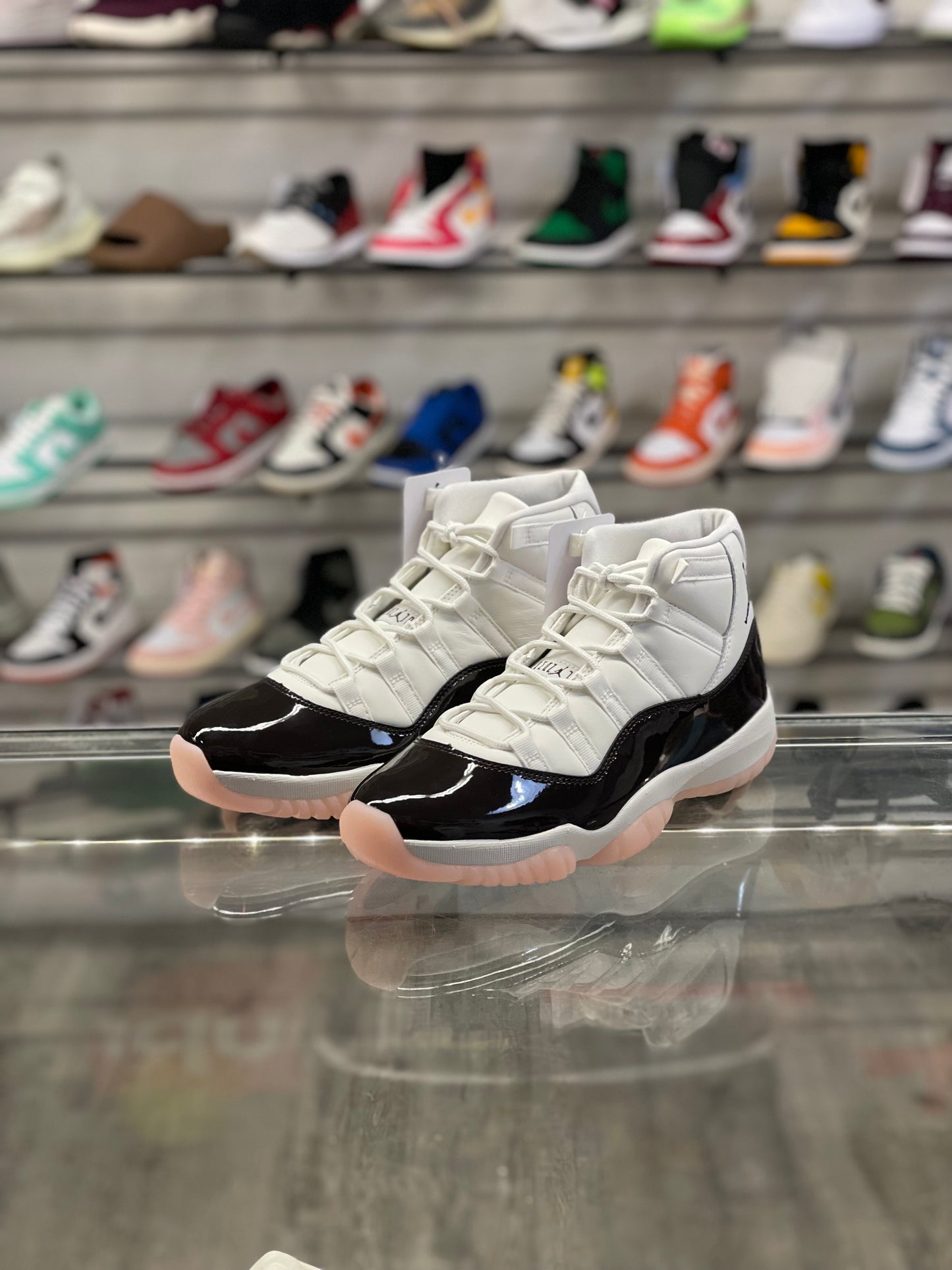 Air Jordan 11 Neapolitan