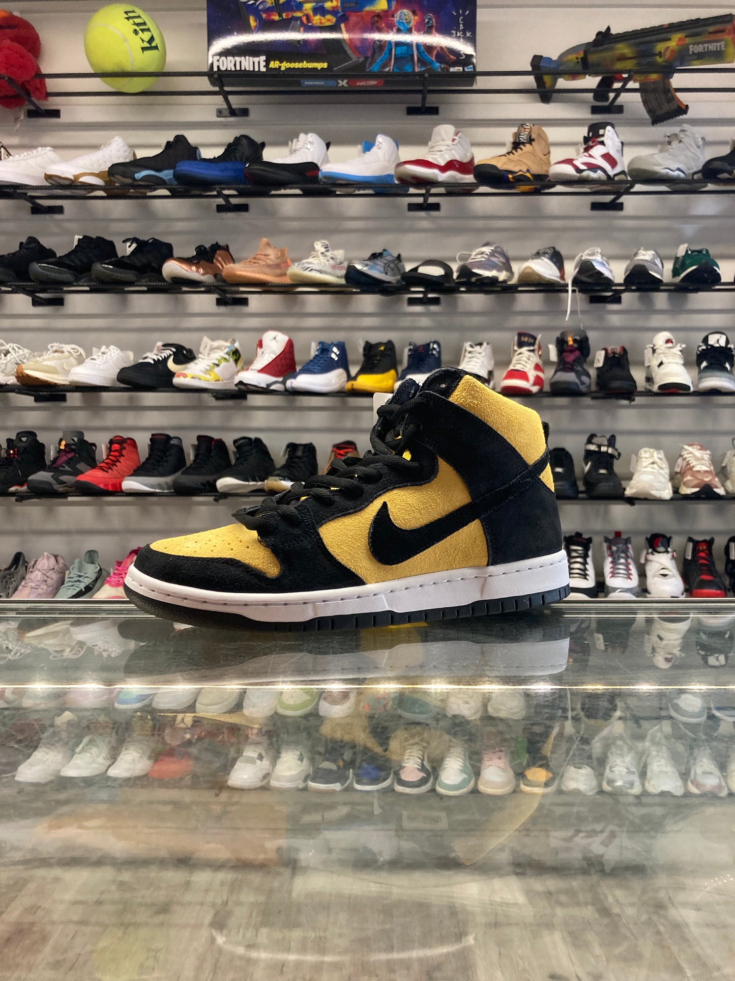 Nike SB High Reverse Goldenrod