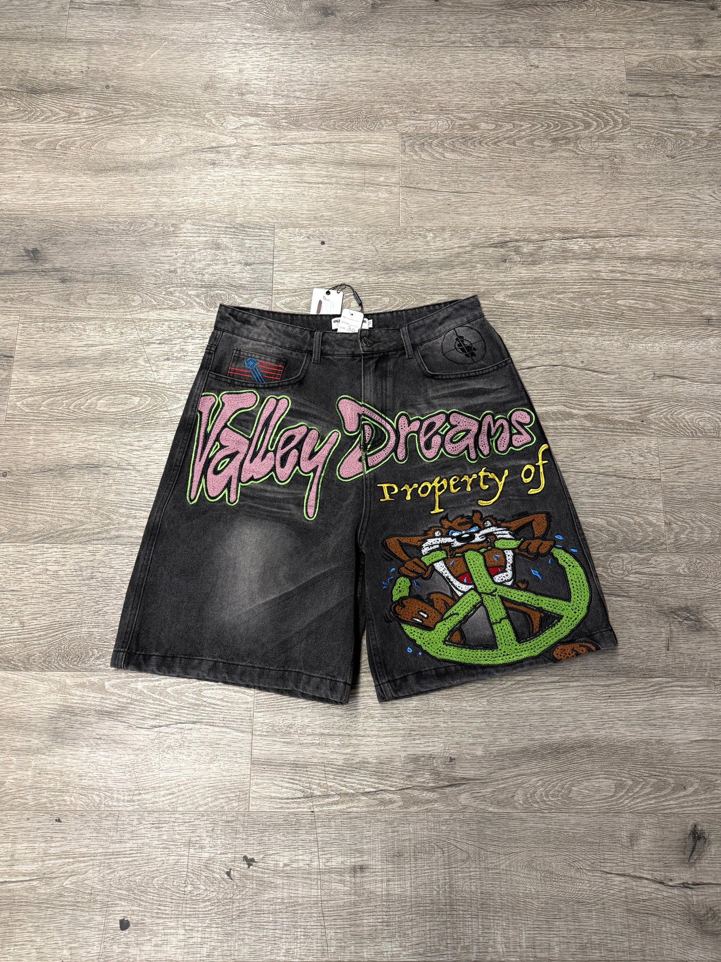 Vale Valley Dreams Taz Black Jean Shorts