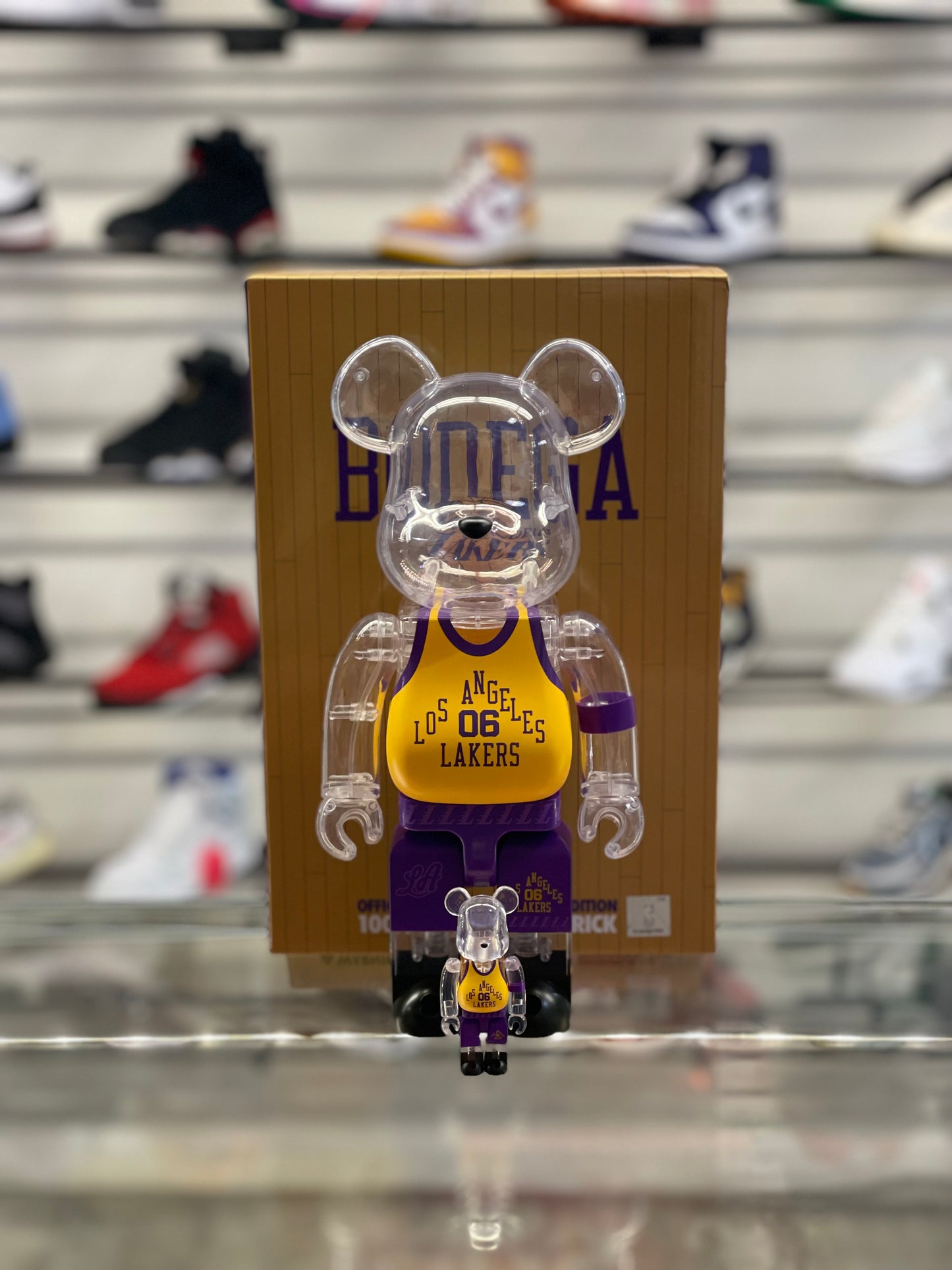 Bodega Lakers Bearbrick 400% & 100%