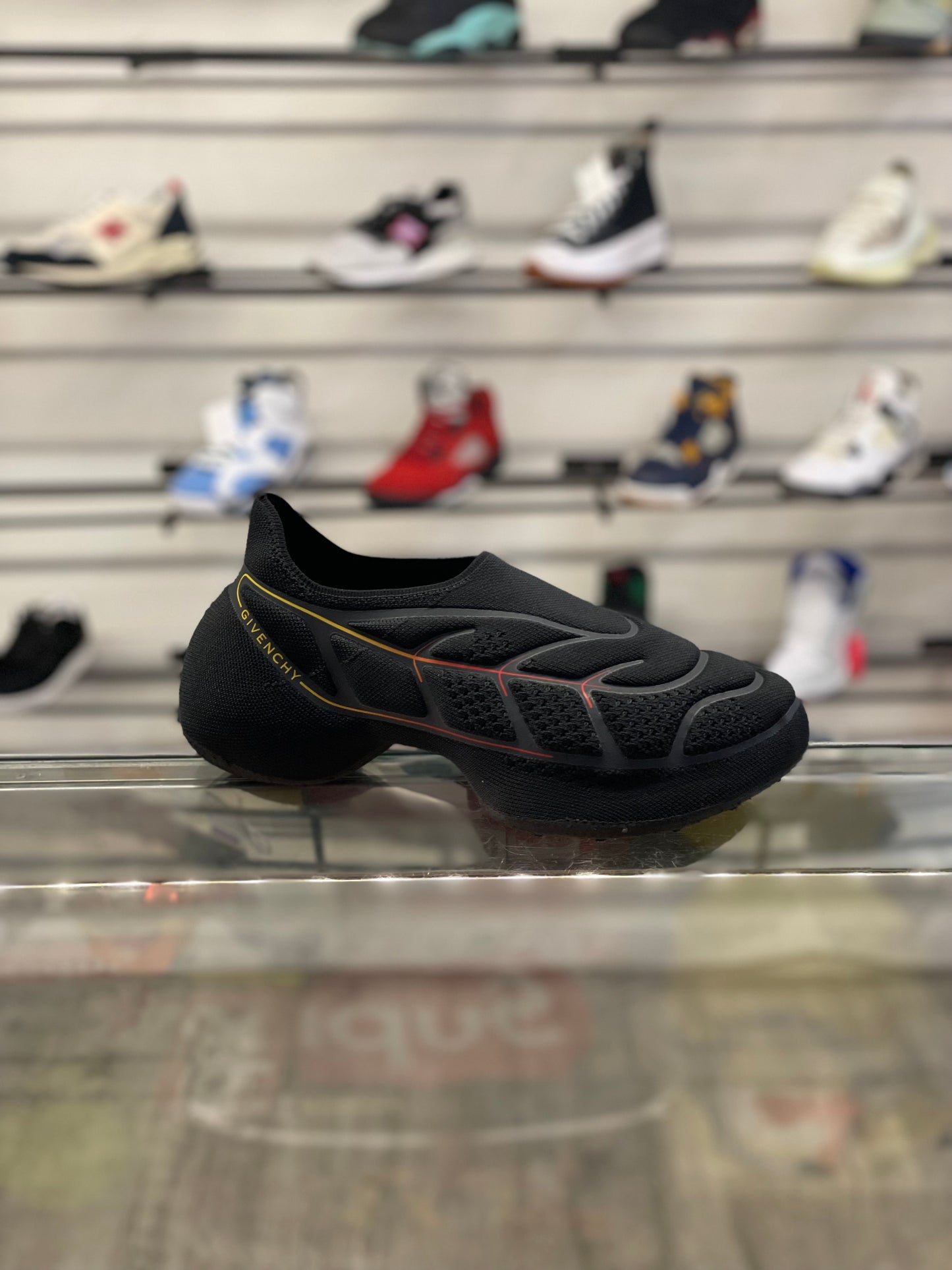 Givenchy TK-360 Black Radiant