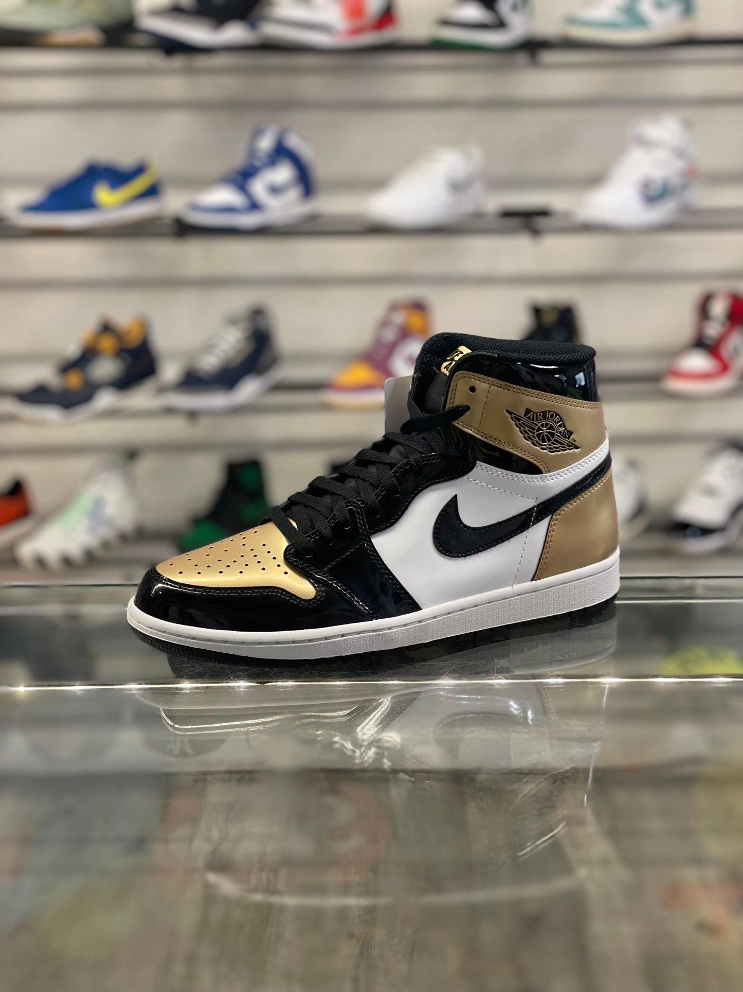 Air Jordan 1 Gold Toe