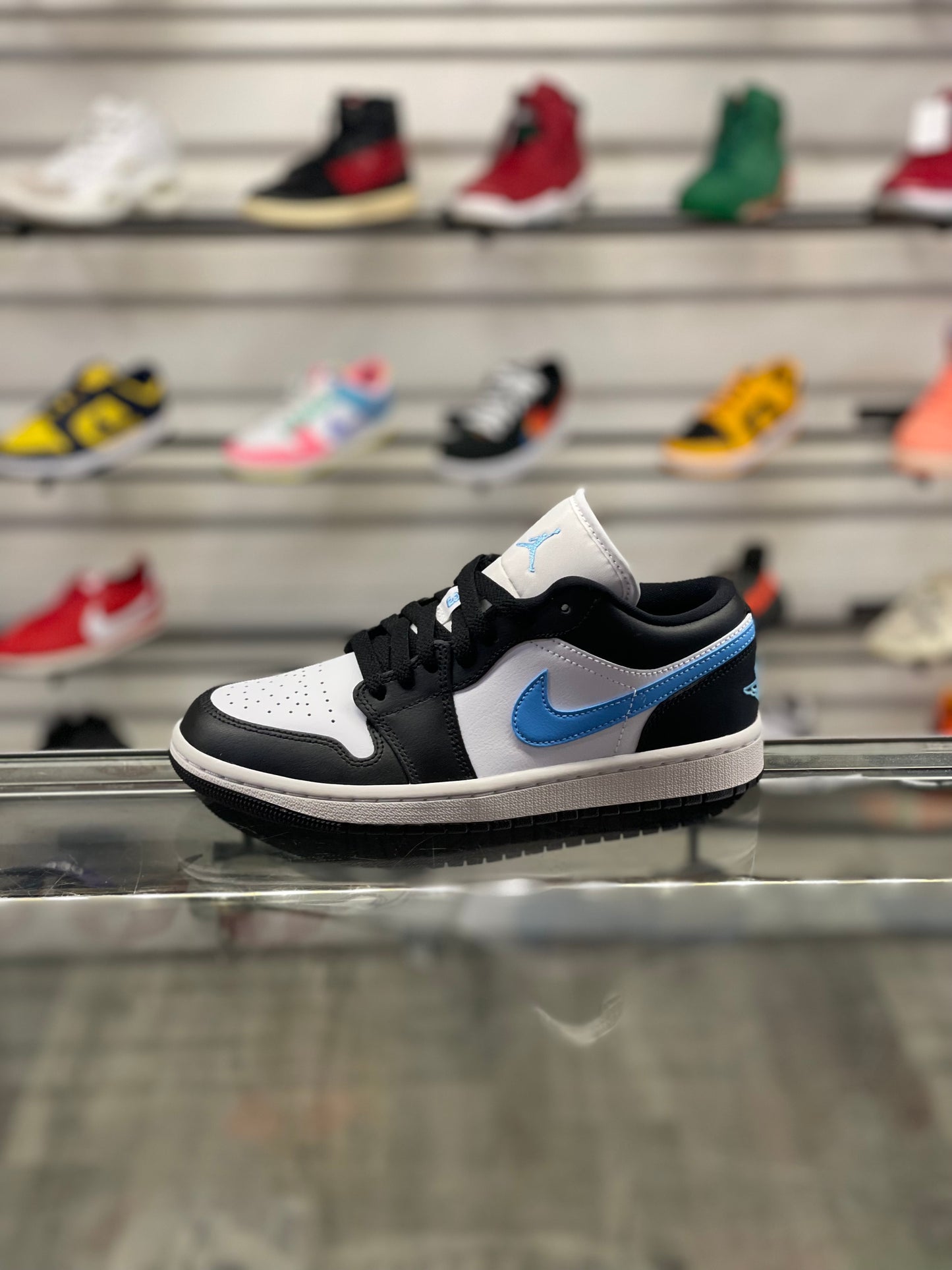 Air Jordan 1 Low UNC