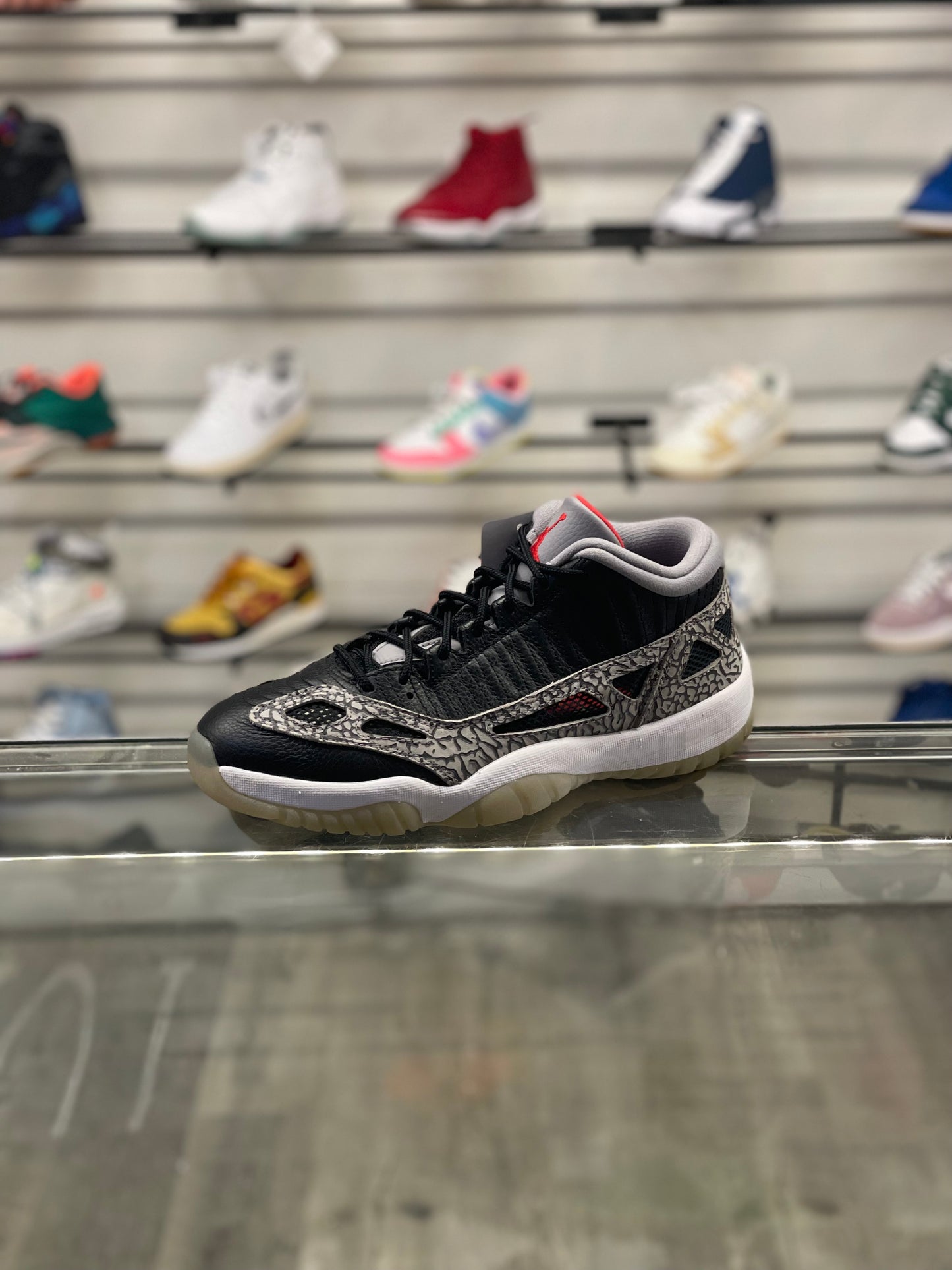 Air Jordan 11 Low IE Black Cement