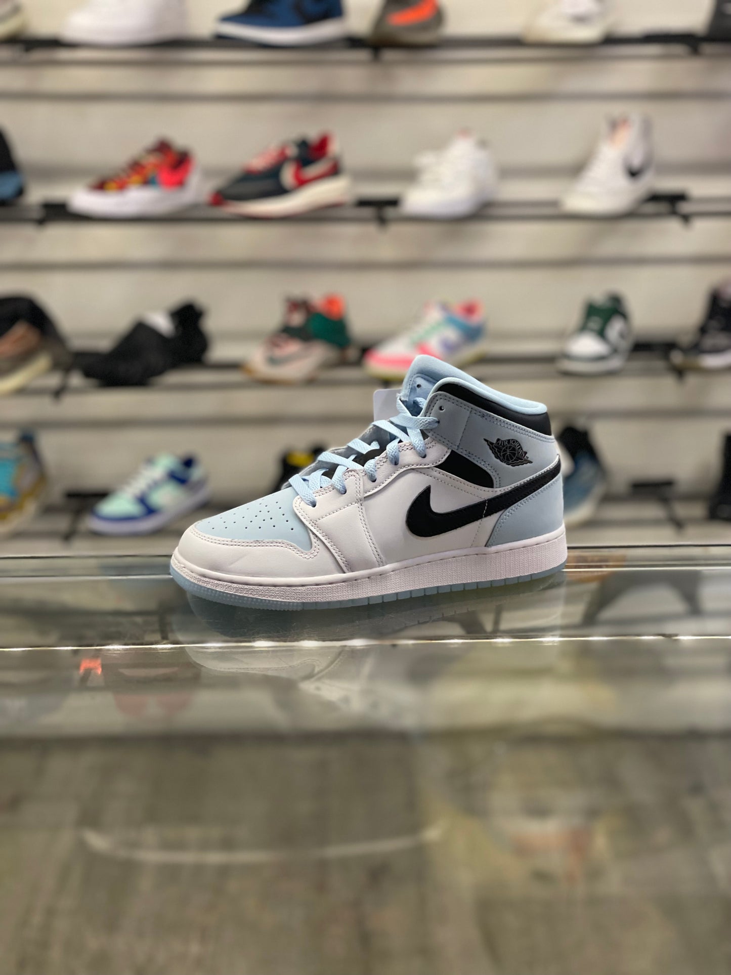Air Jordan 1 Mid Ice Blue