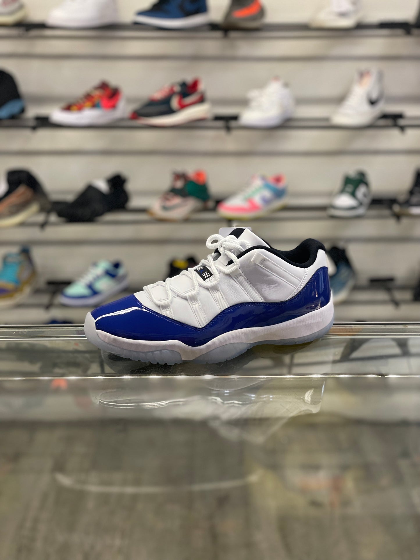 Air Jordan 11 Low Concord Purple