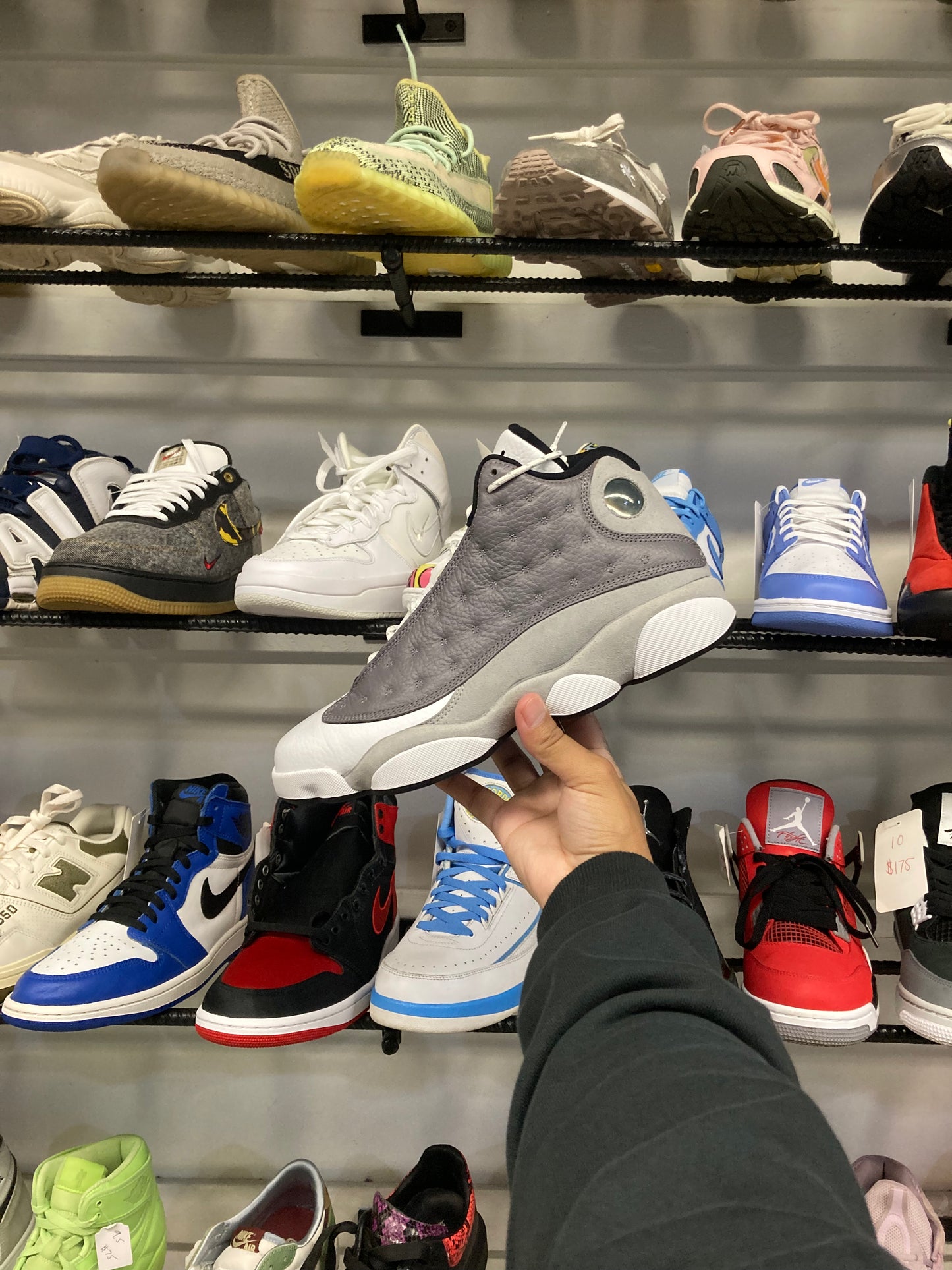 Air Jordan 13 Atmosphere Grey