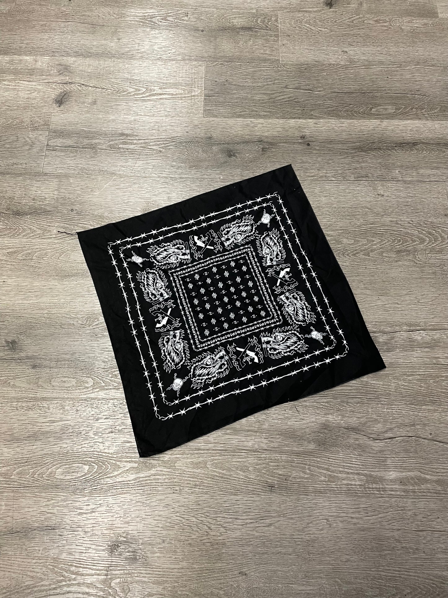 Warren Lotas Bandana