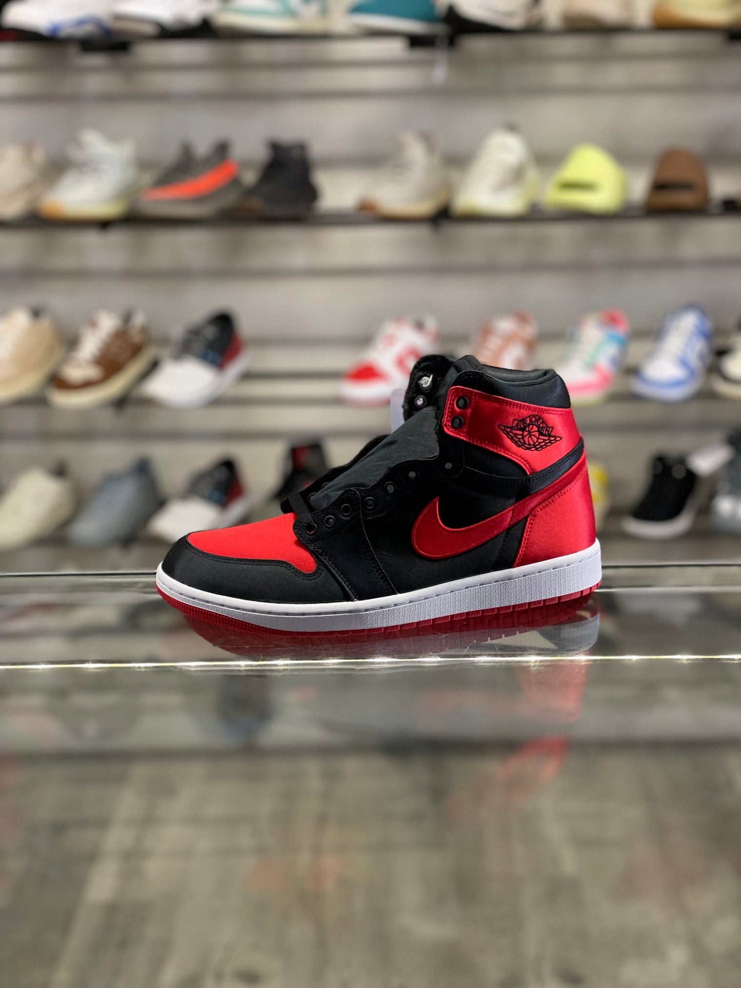 Air Jordan 1 Satin Bred