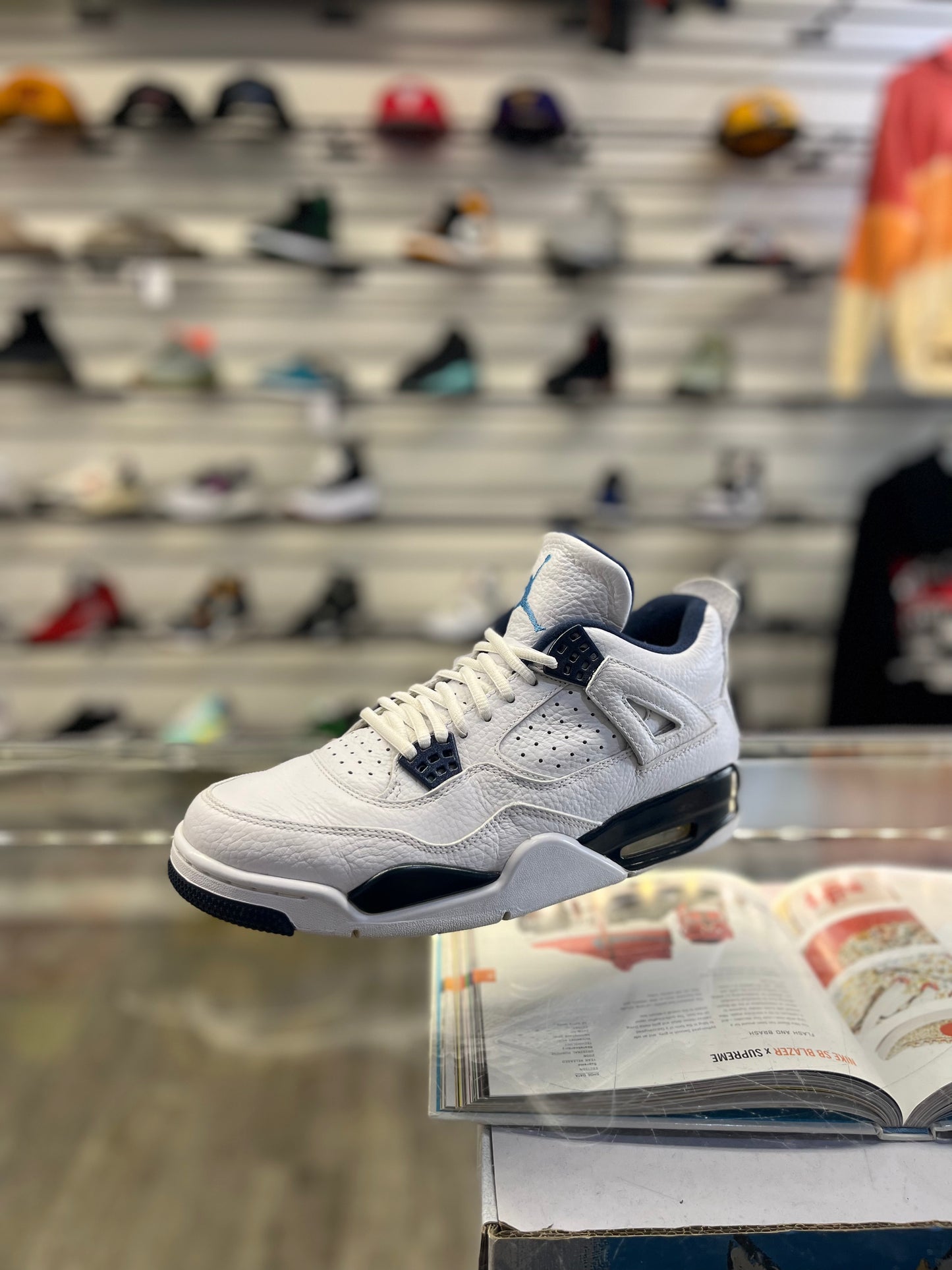 Air Jordan 4 Columbia / Legend Blue