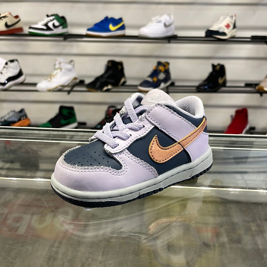 Nike Dunk Low Copper Swoosh