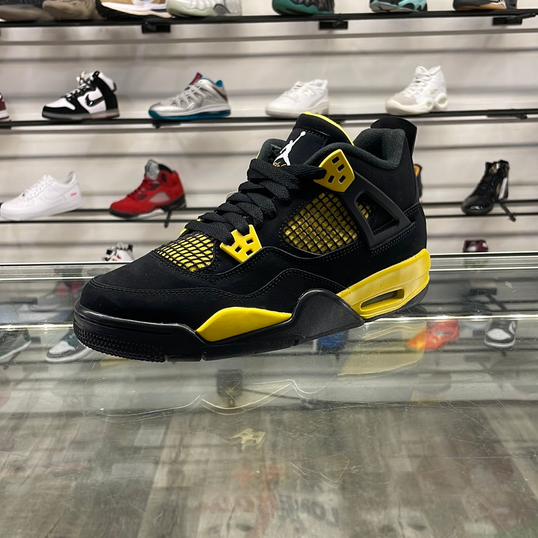Air Jordan 4 Thunder 2023