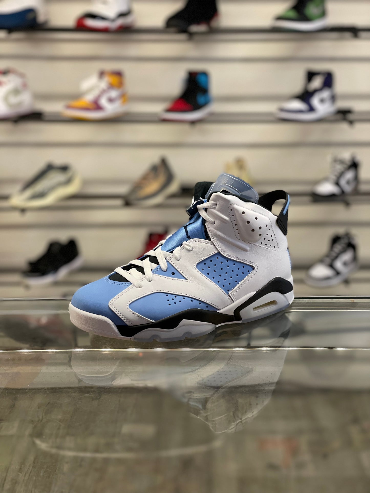 Air Jordan 6 UNC