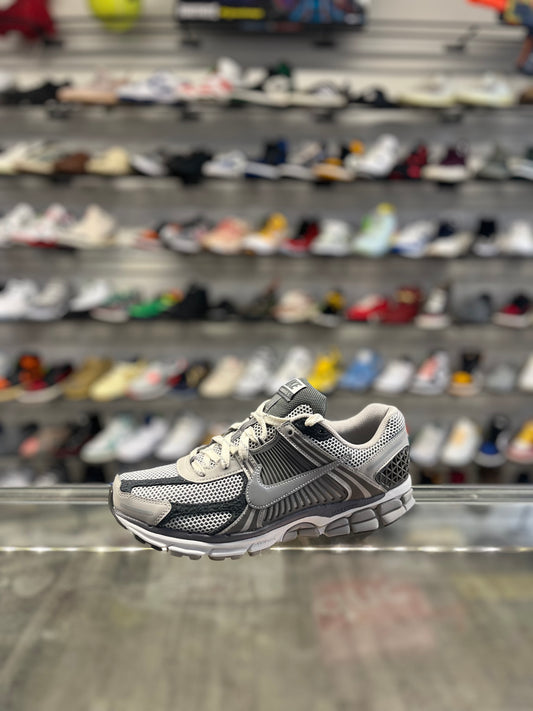 Nike Vomero 5 Light Iron Ore