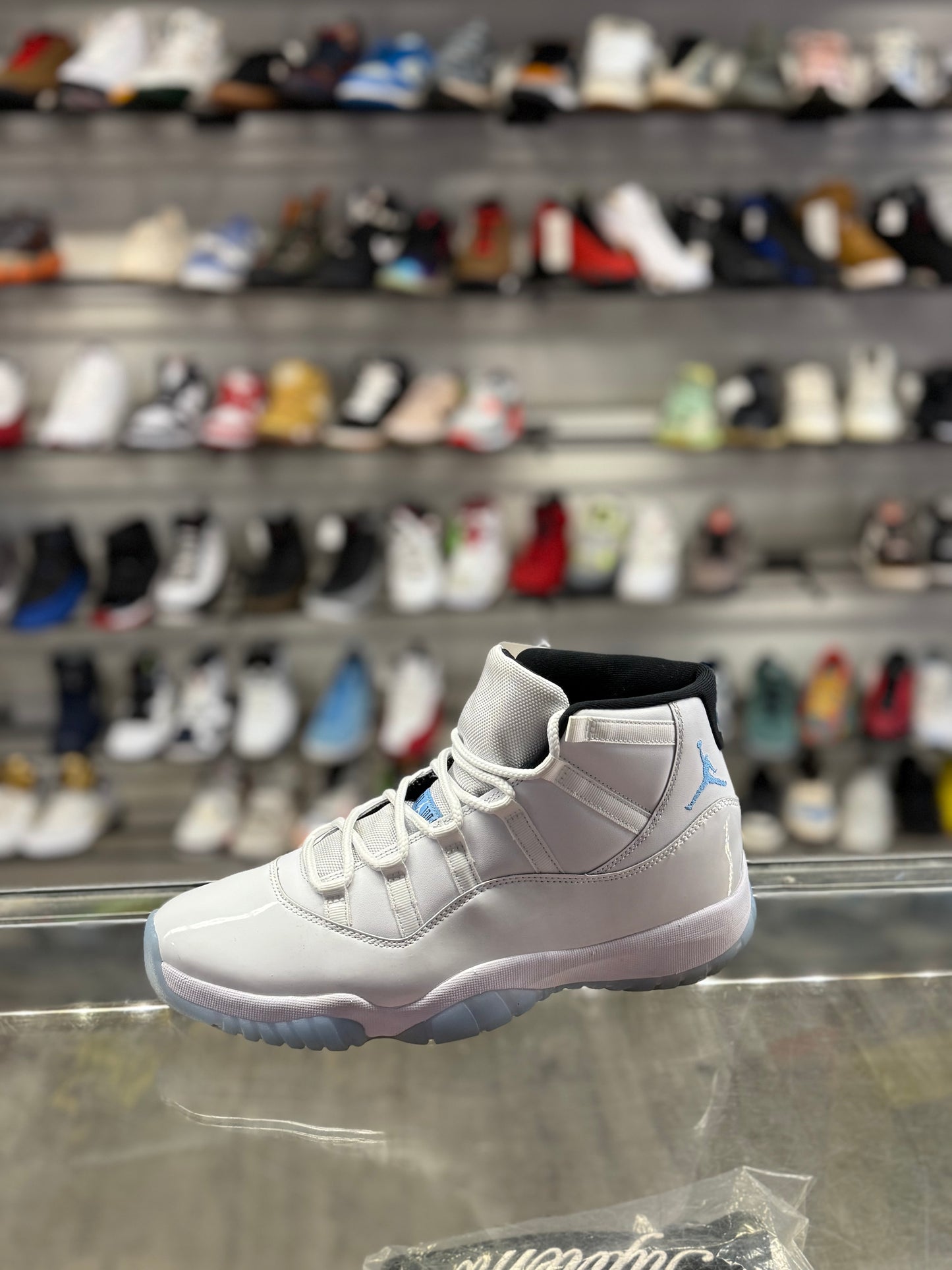 Air Jordan 11 Legend Blue