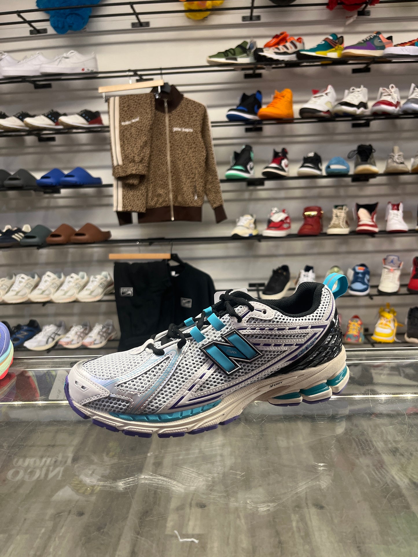 New Balance 1906R Charlotte Hornets