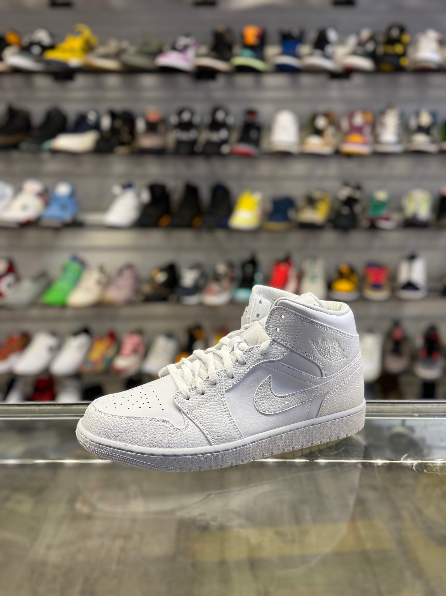 Air Jordan 1 Mid Triple White