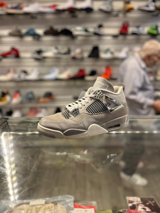 Air Jordan 4 Frozen Moments
