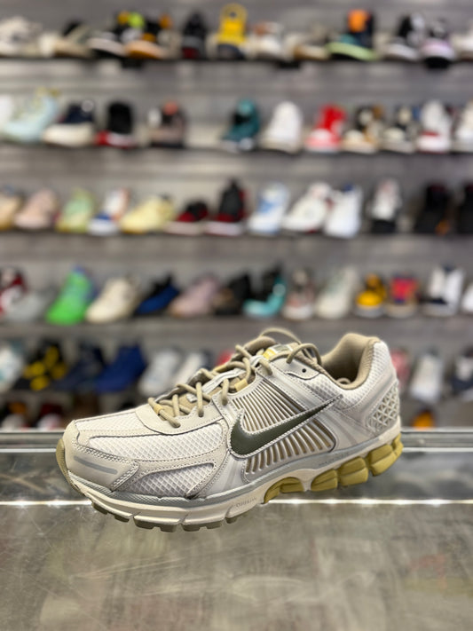 Nike Vomero 5 Olive
