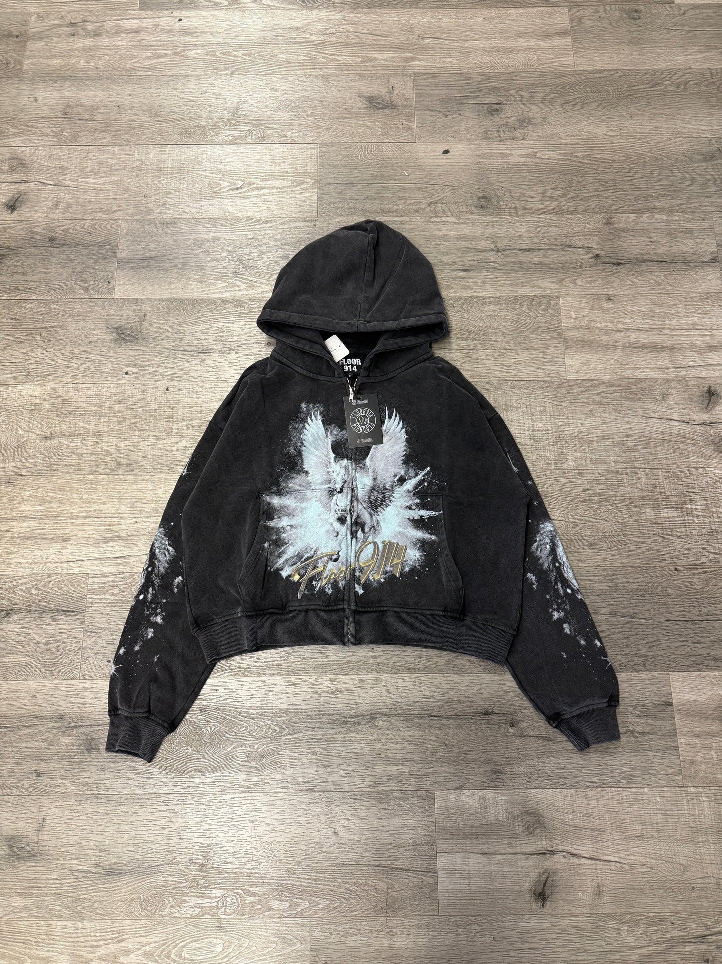 Floor 914 Pegasus Hood