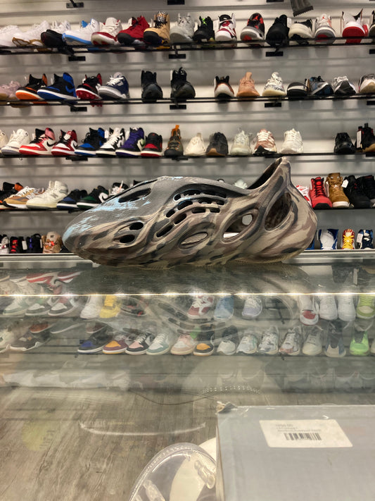 Adidas Yeezy Foam Runner MX Carbon