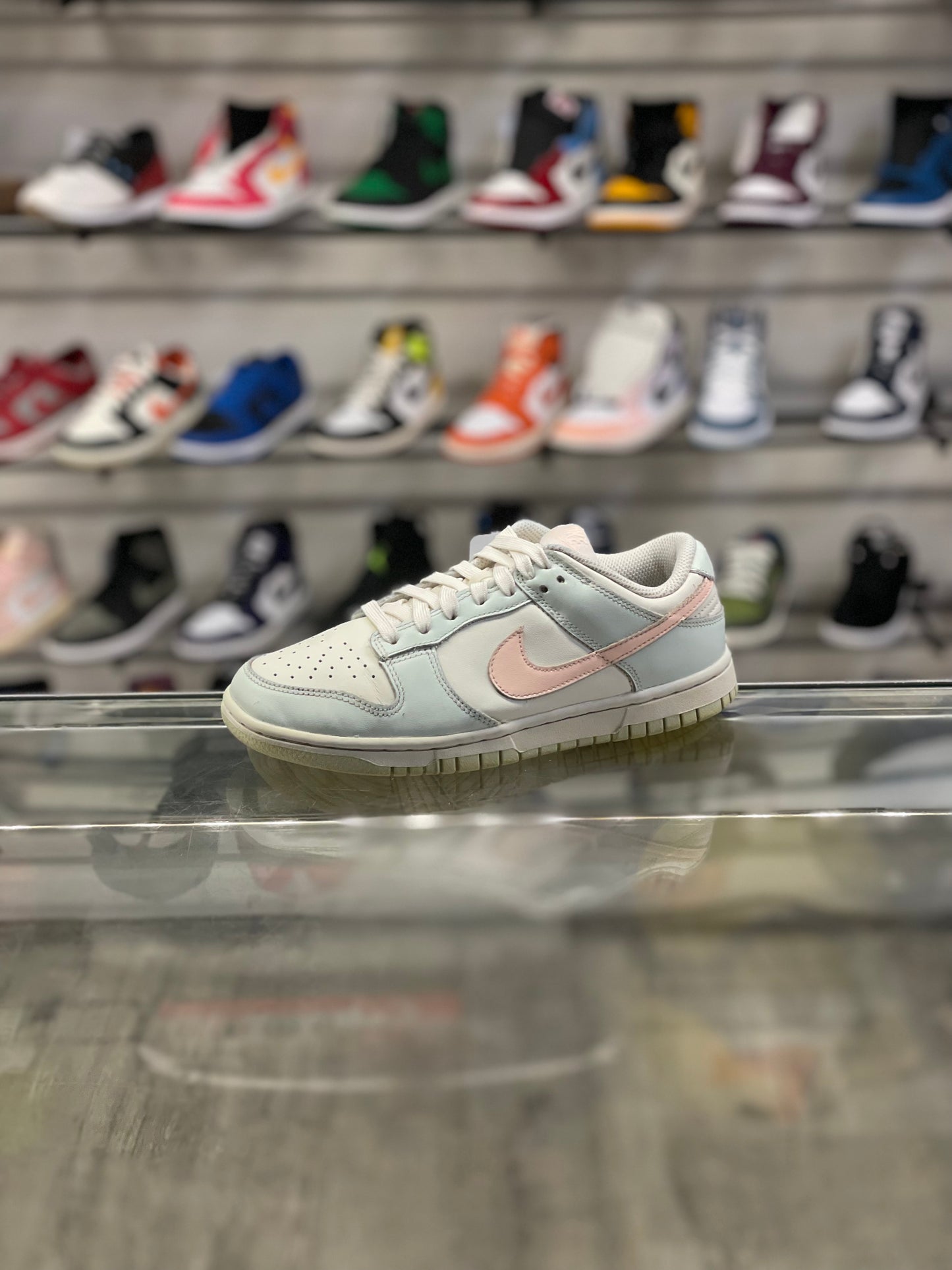Nike dunk Low Barely Green