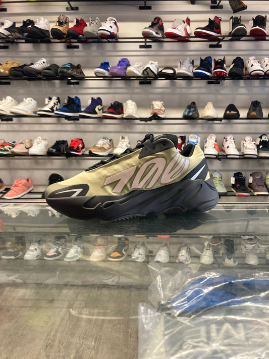 Adidas Yeezy 700 MNVN Resin
