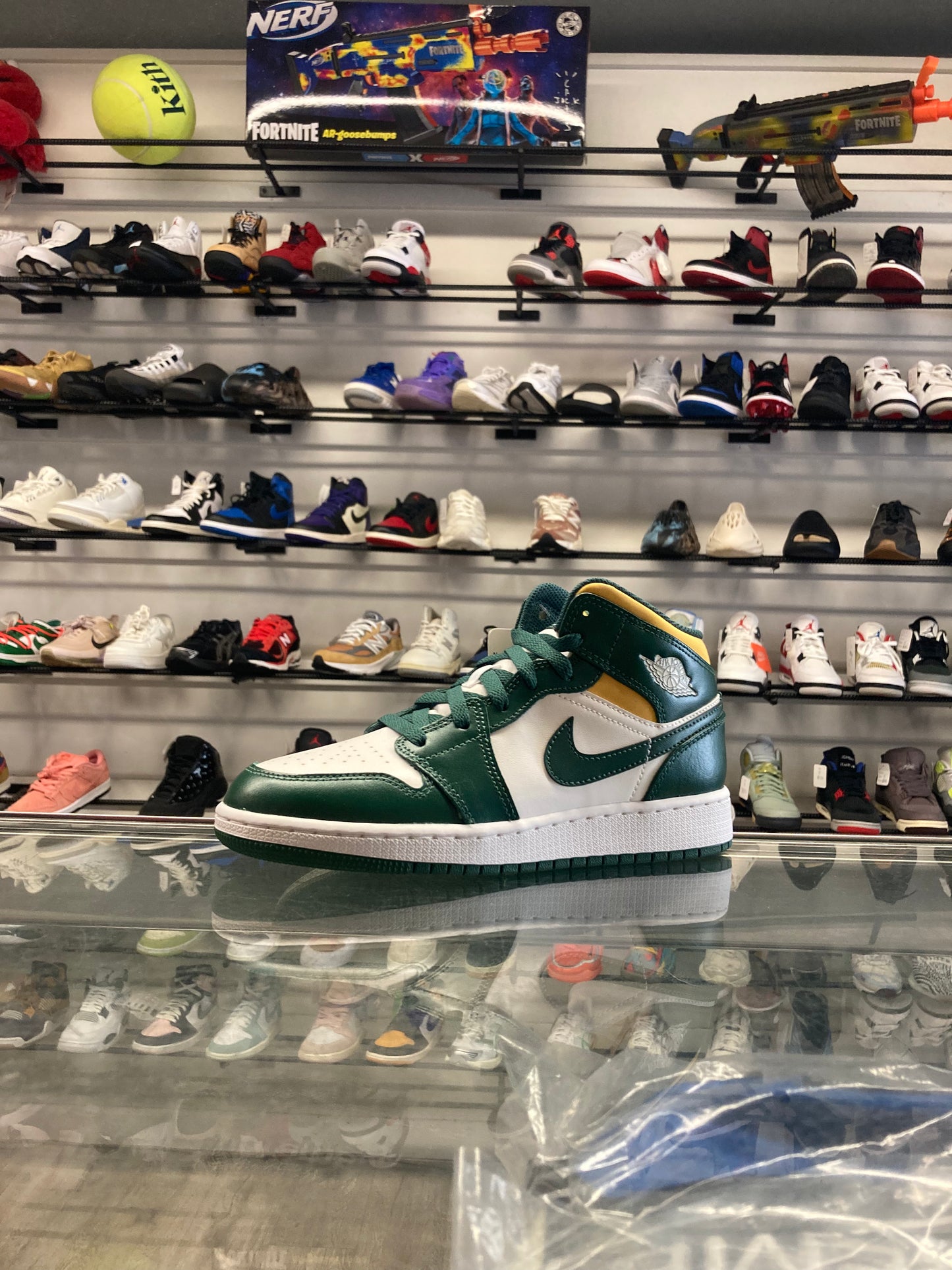 Air Jordan 1 Mid Sonics