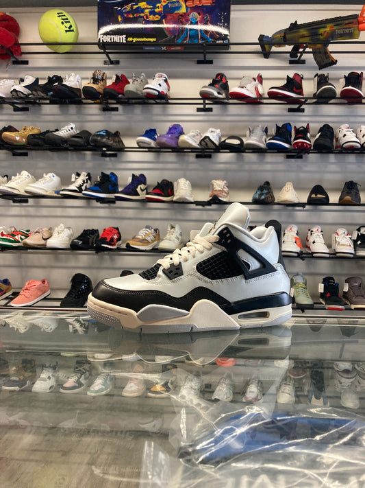 Air Jordan 4 Platinum Gold