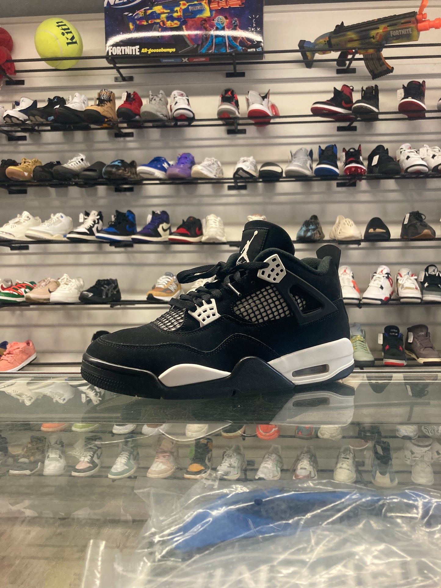 Air Jordan 4 White Thunder