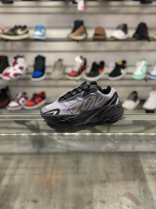 Adidas Yeezy 700 MNVN Geode