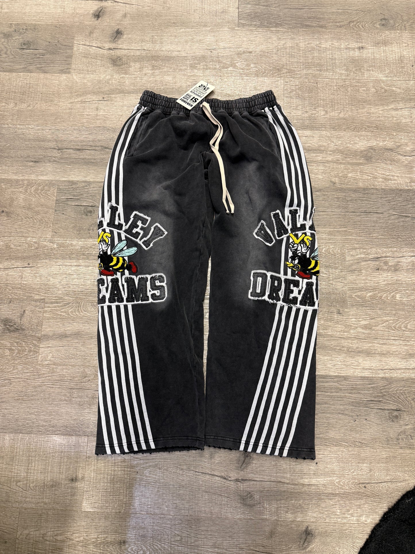 Vale Valley Dreams Bumblebee Sweatpants Grey