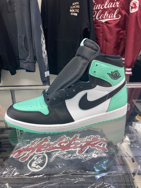 Air Jordan 1 Green Glow