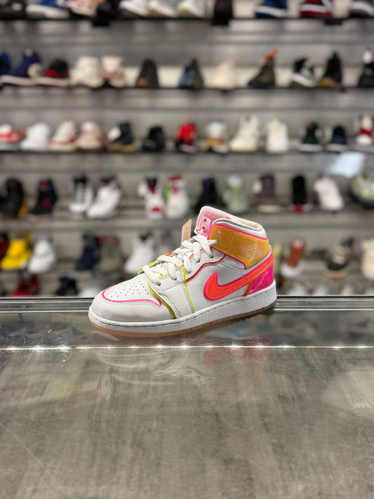 Air Jordan 1 Mid Edge Glow