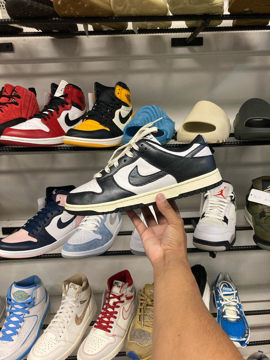 Nike Dunk Low Vintage Panda