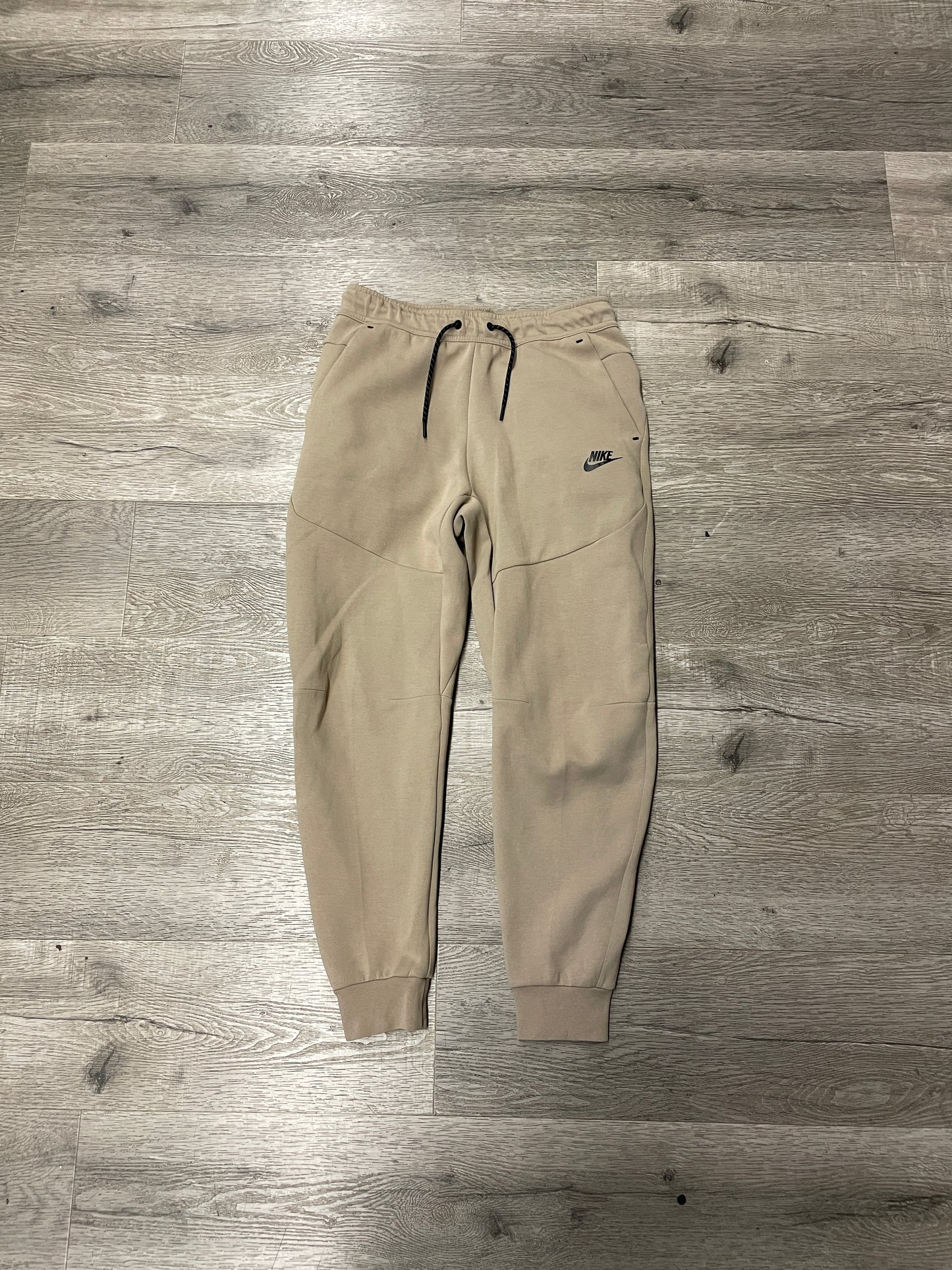 Nike Tech Sweatpant Tan