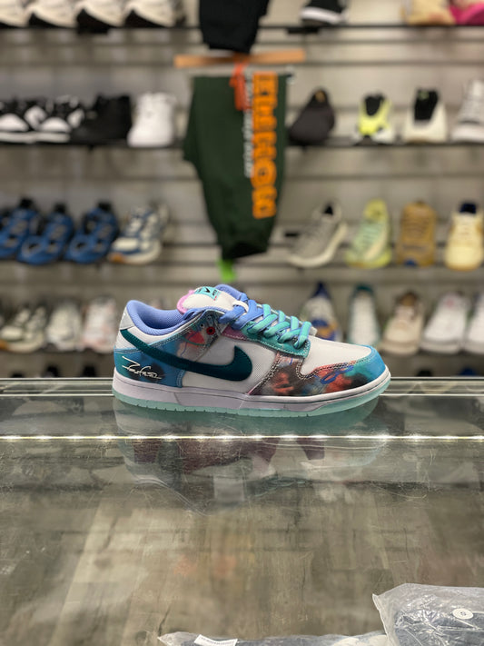 Supreme Futura Nike SB Low