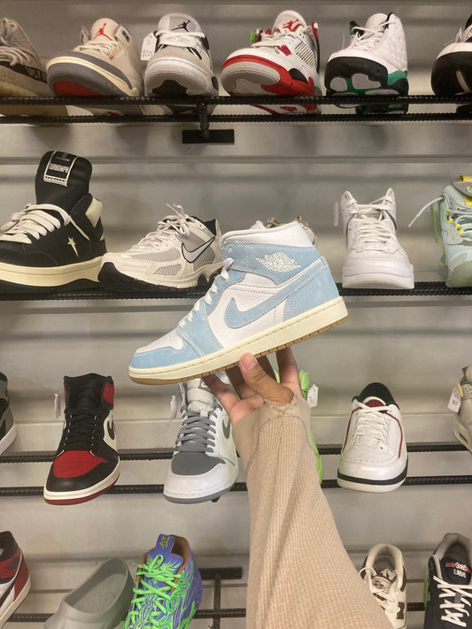 Air Jordan 1 Mid Denim
