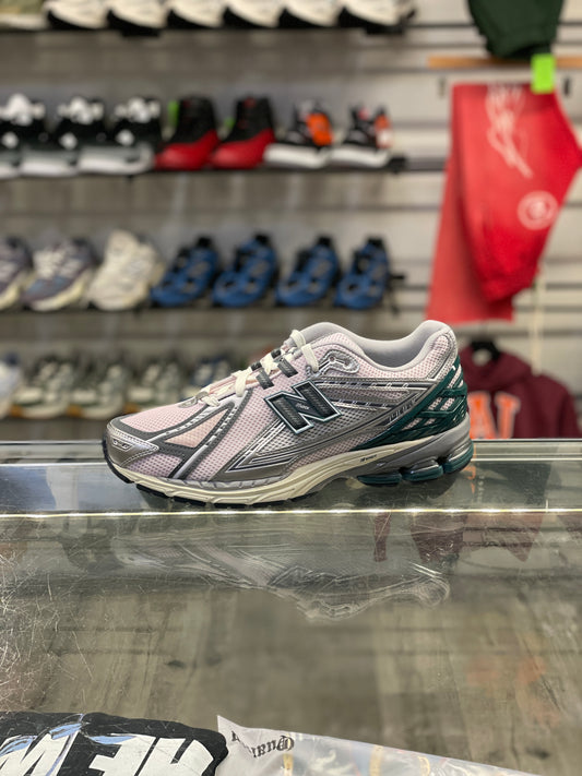 New Balance 1906R Silver Metallic Spruce