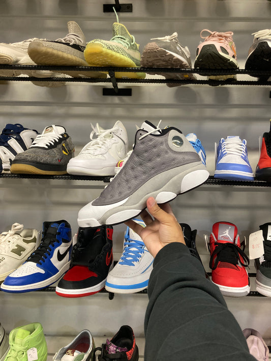 Air Jordan 13 Atmosphere Grey