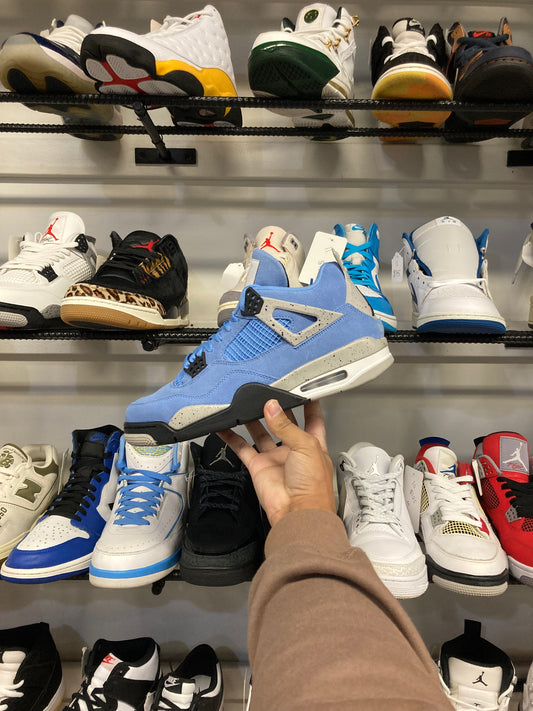 Air Jordan 4 UNC