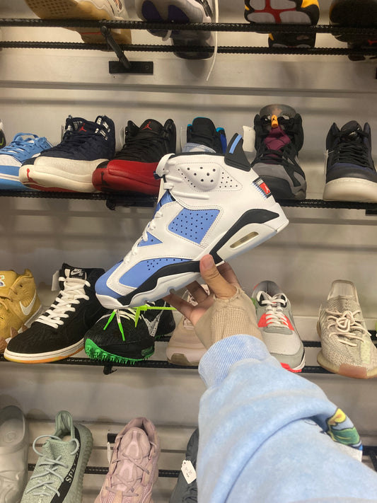 Air Jordan 6 UNC White