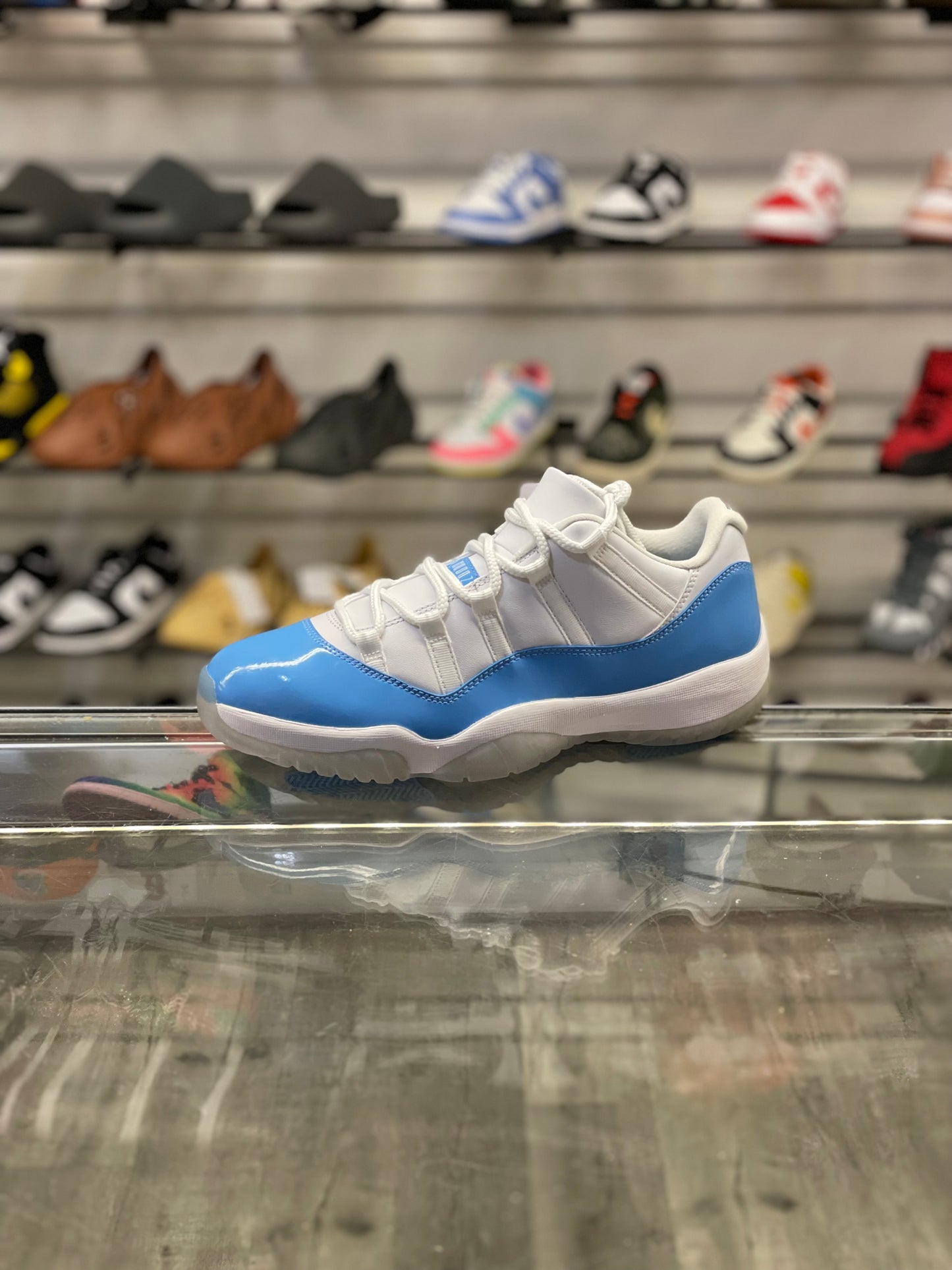 Air Jordan 11 Low UNC