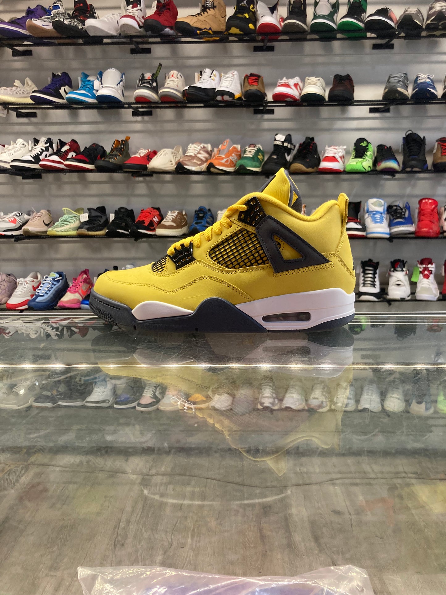 Air Jordan 4 Yellow Lighting