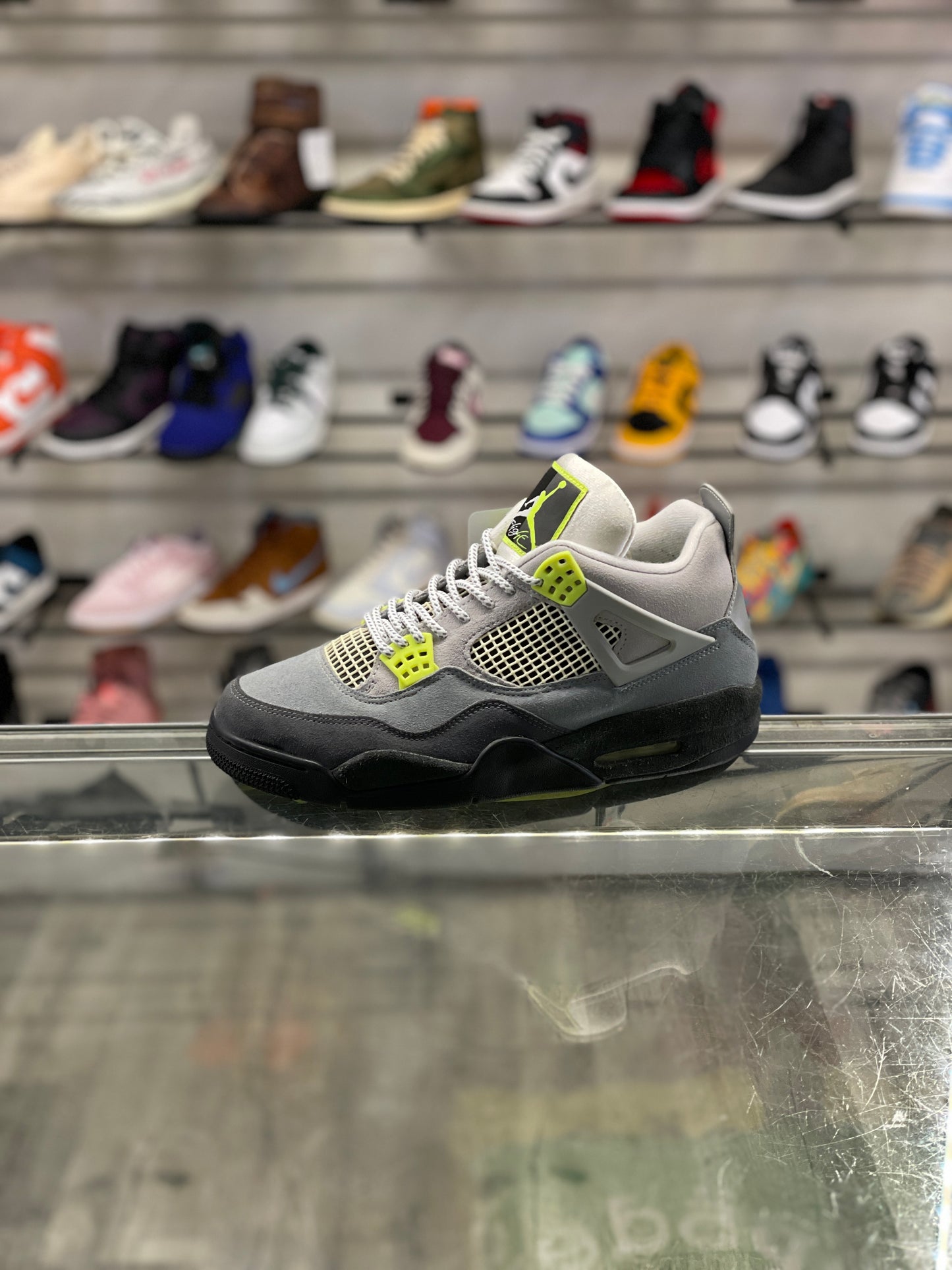 Air Jordan 4 Neon