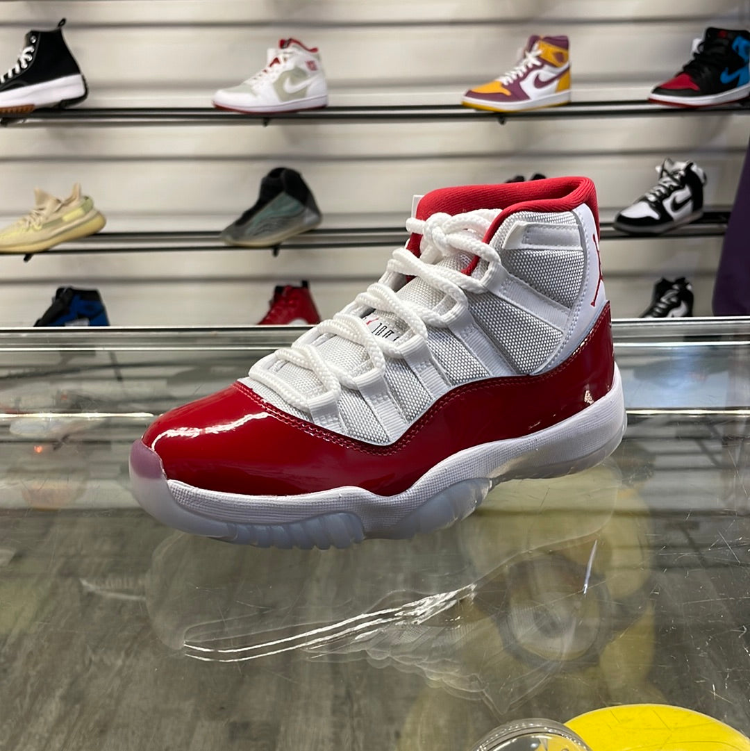 Air Jordan 11 Cherry