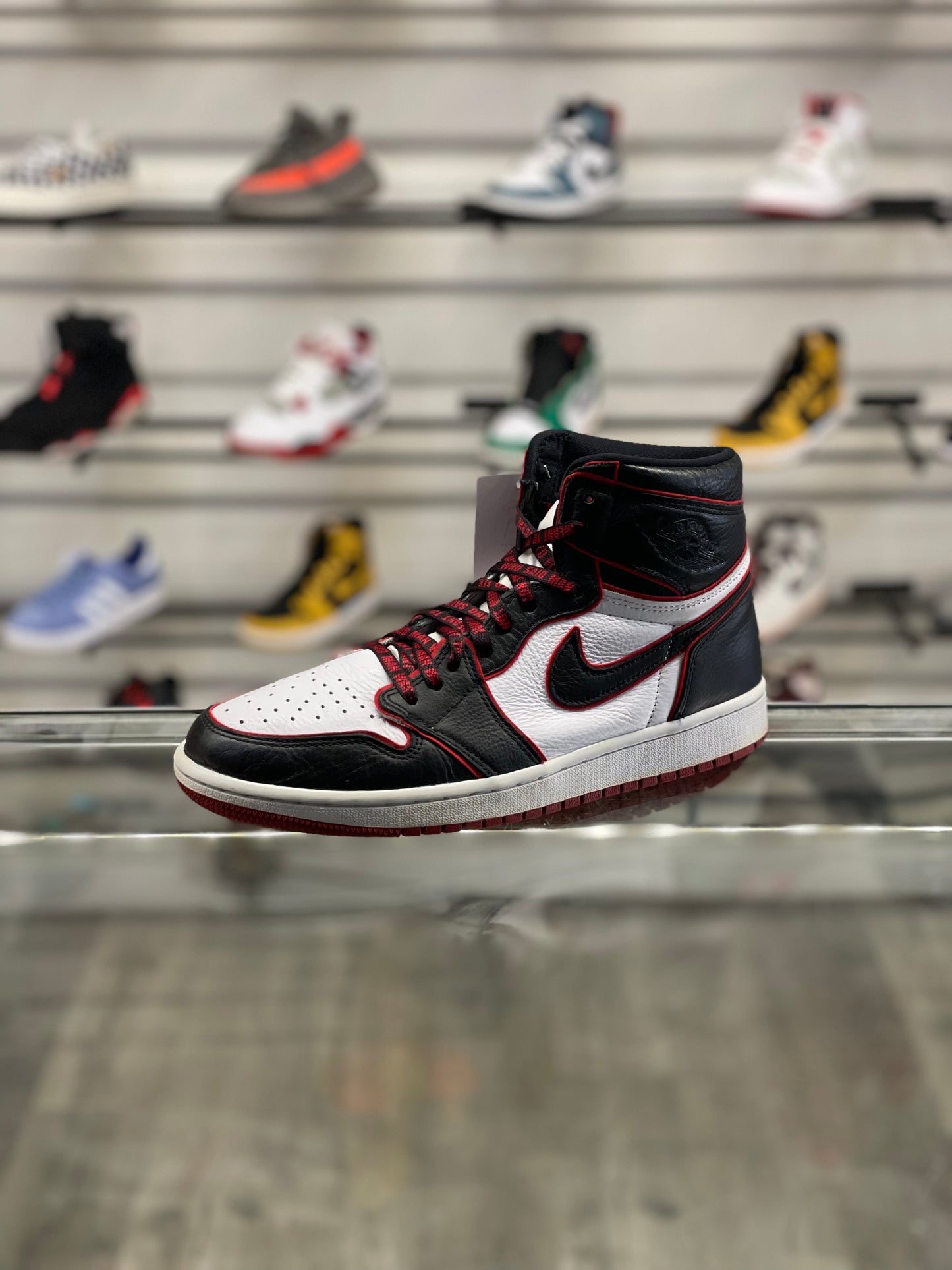 Air Jordan 1 Bloodline